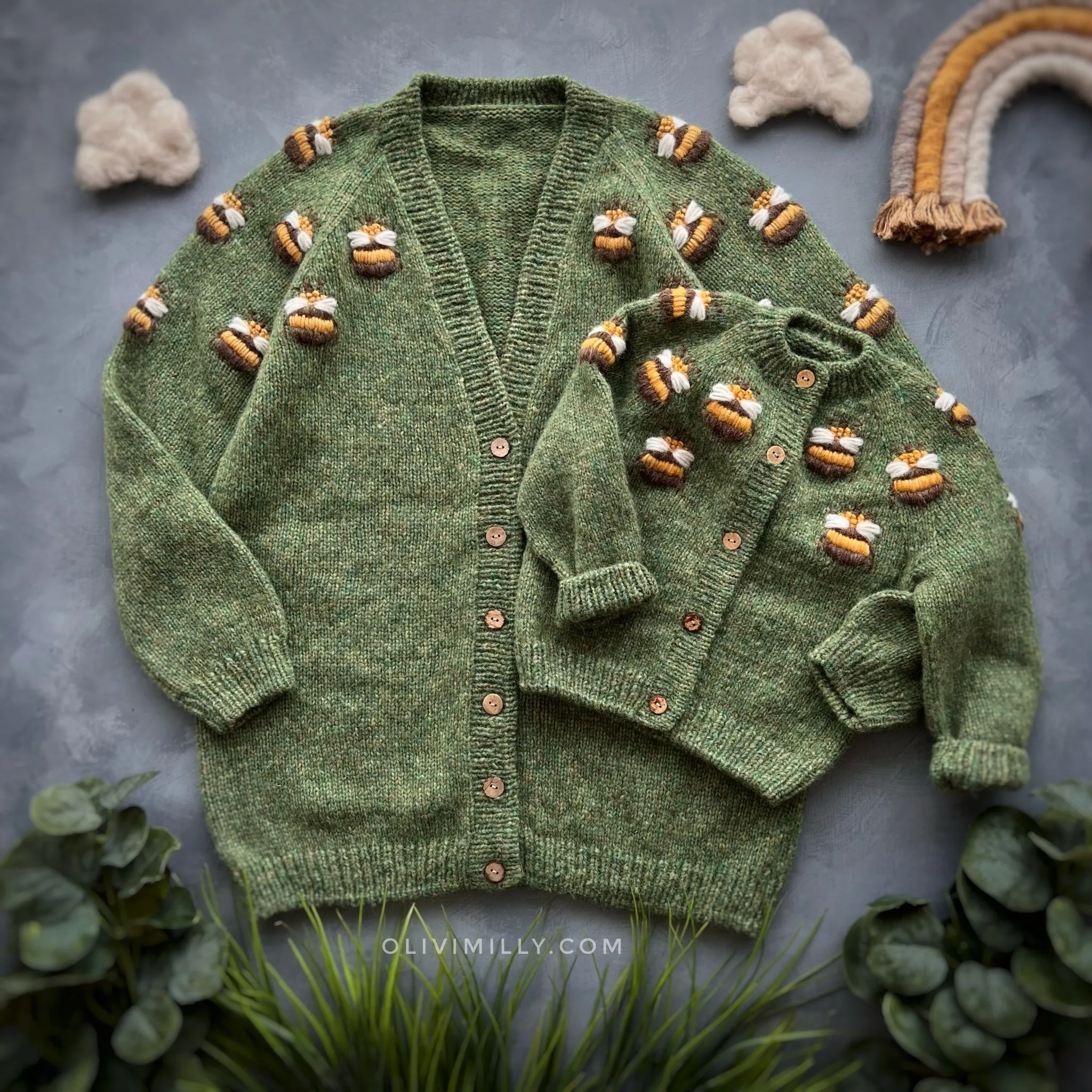 Adult Bee cardigan | Moss Green