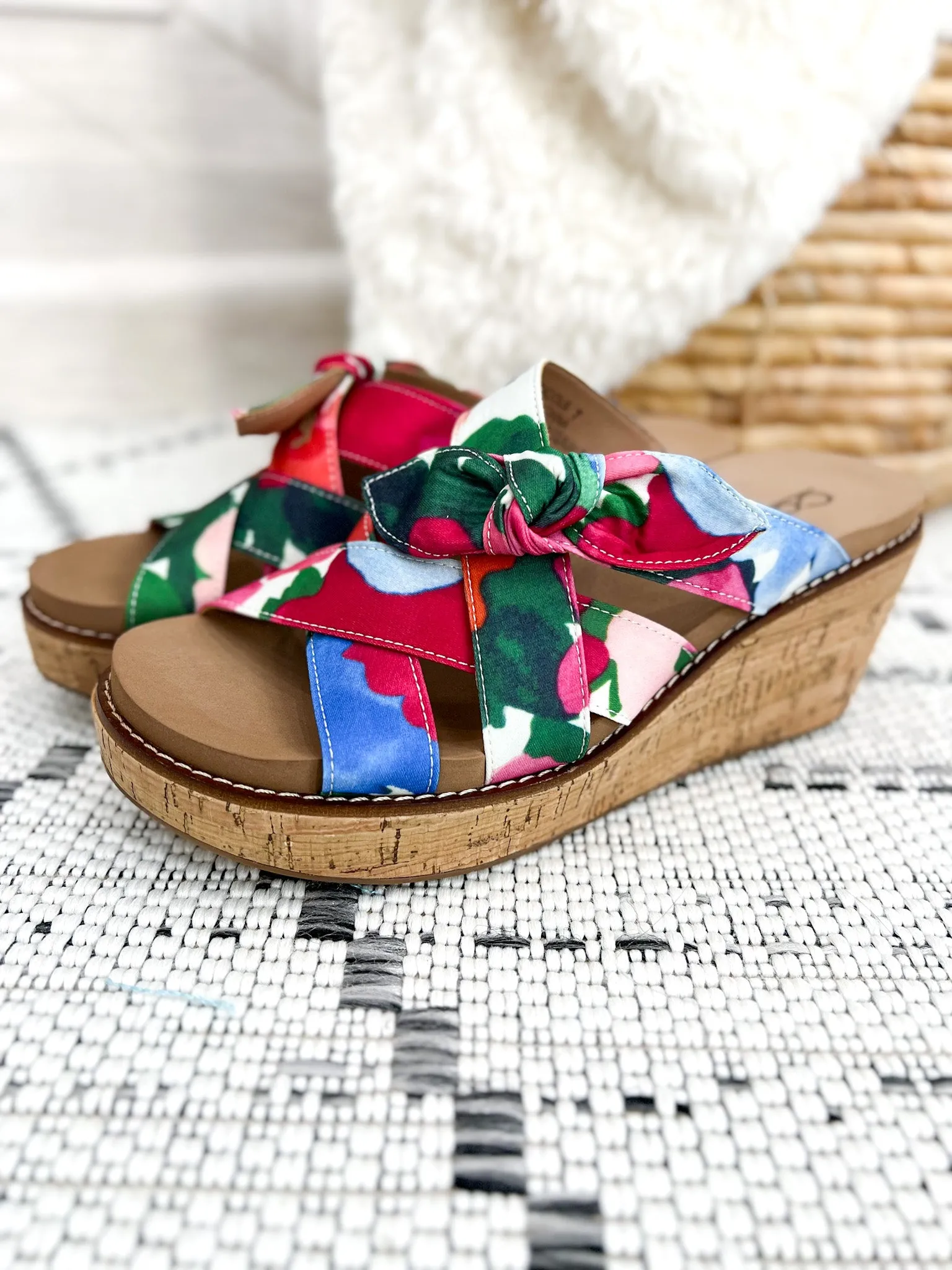 Corky's Bowdacious Wedge - Floral