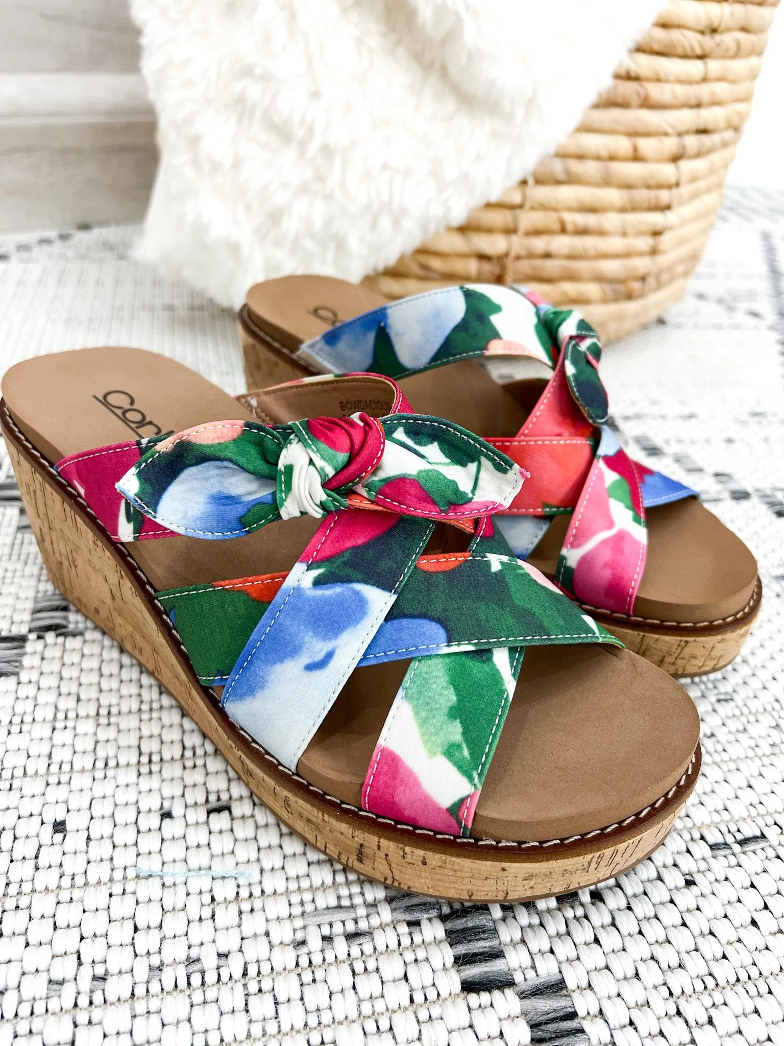 Corky's Bowdacious Wedge - Floral