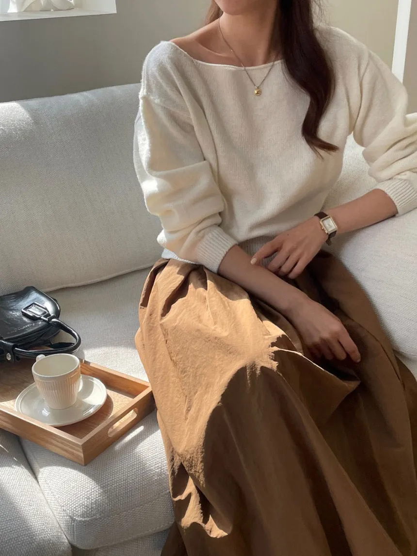 Loose Fit Boat-Neck Knit Top