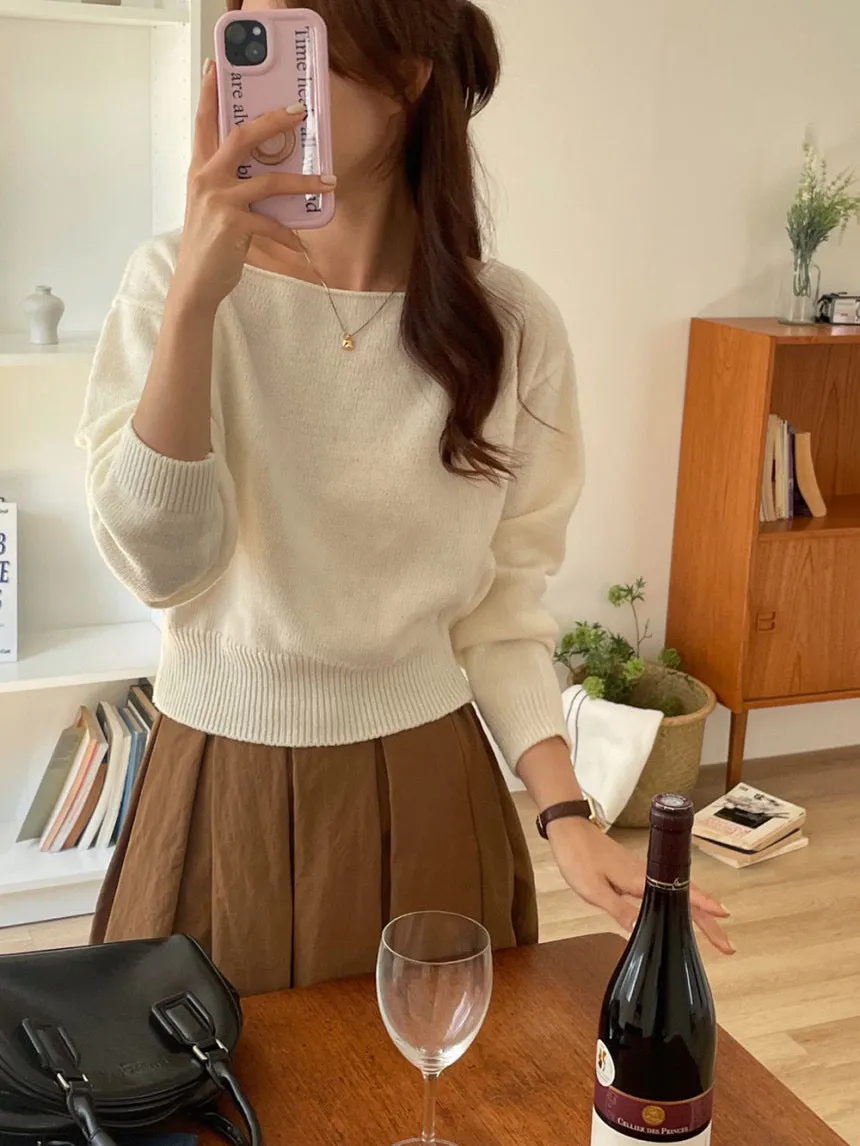 Loose Fit Boat-Neck Knit Top