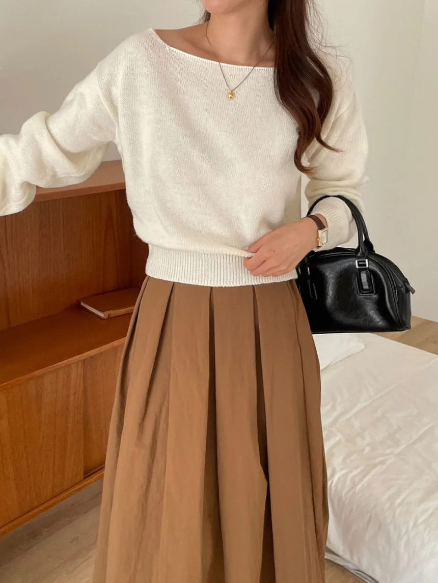 Loose Fit Boat-Neck Knit Top