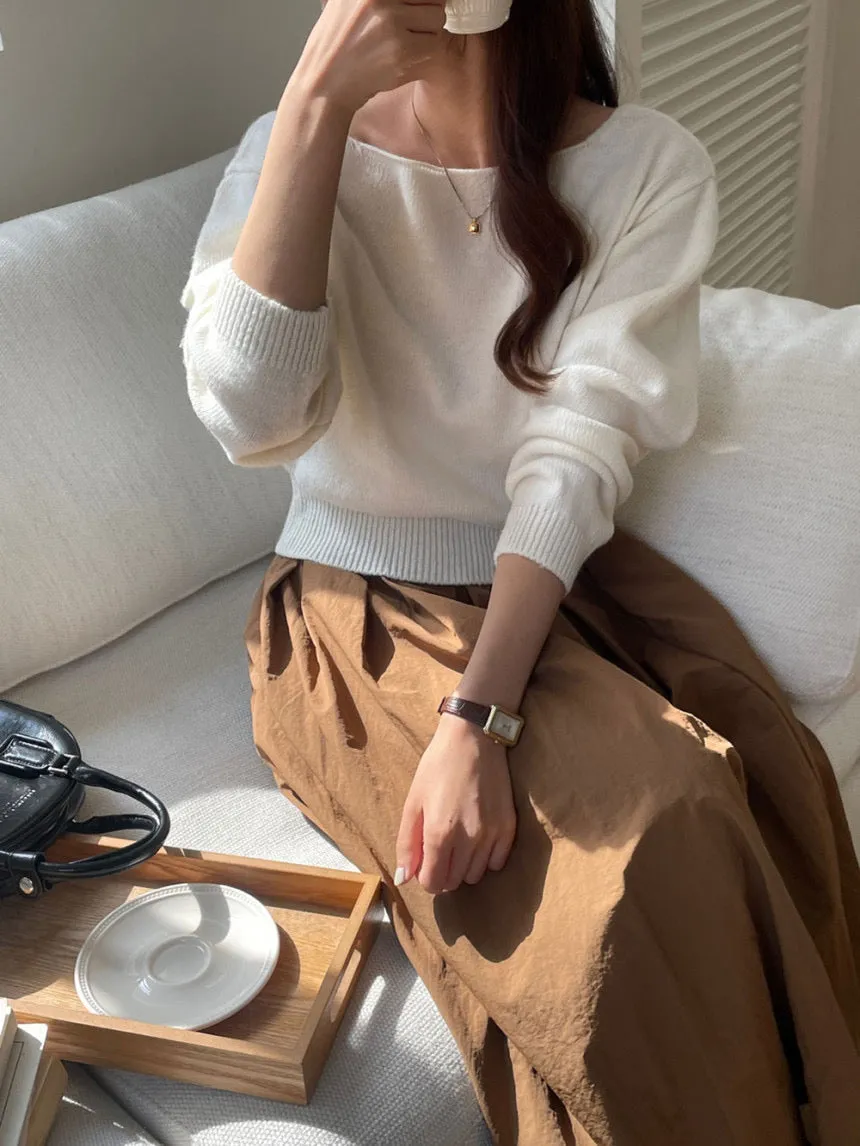 Loose Fit Boat-Neck Knit Top