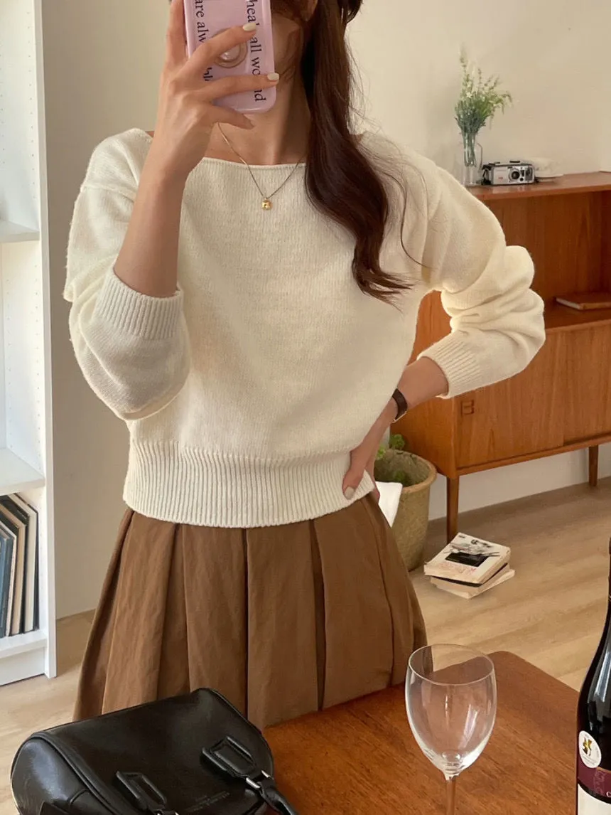 Loose Fit Boat-Neck Knit Top