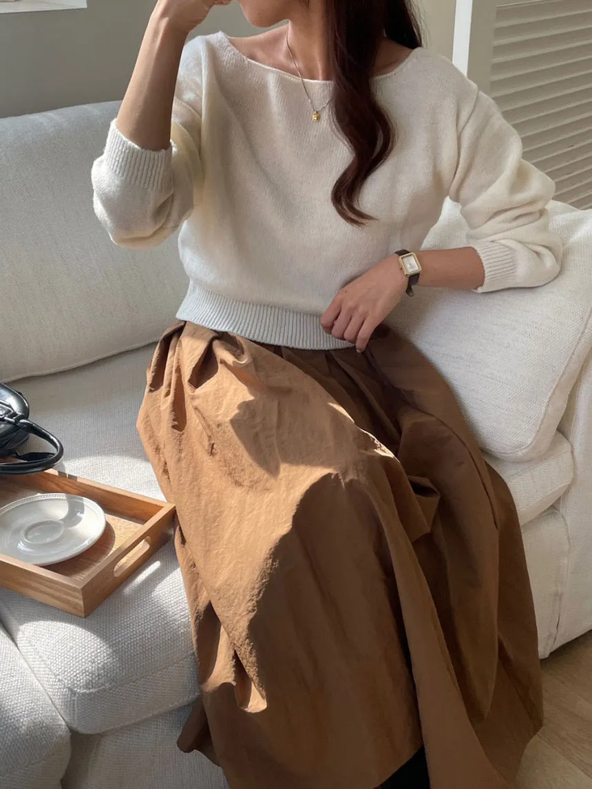 Loose Fit Boat-Neck Knit Top