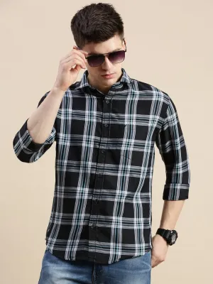 Men Black Standard Slim Fit Checked Spread Collar Long Sleeves Cotton Casual Shirt