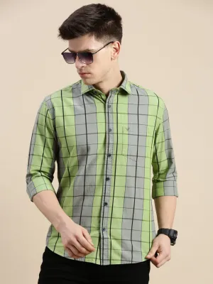 Men Green Standard Slim Fit Checked Spread Collar Long Sleeves Cotton Casual Shirt