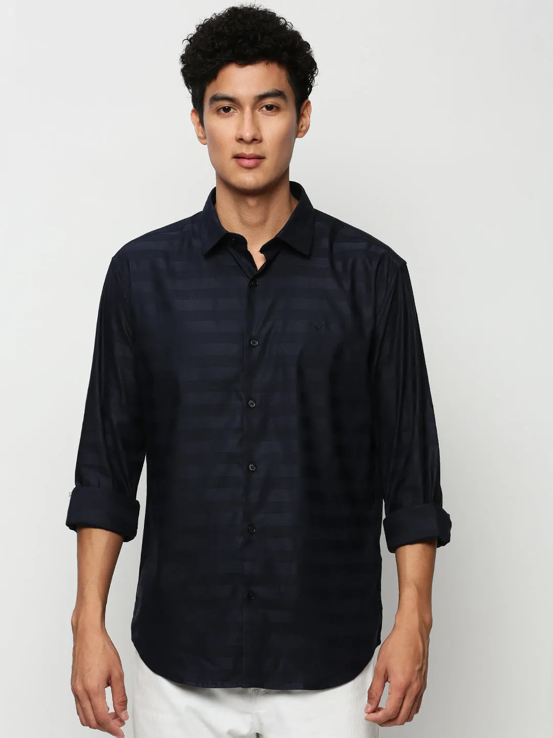 Men Navy Blue Horizontal Striped Slim Fit Cotton Casual Shirt