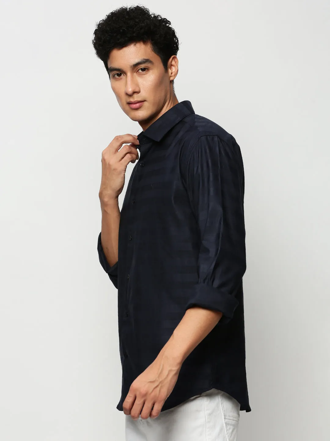 Men Navy Blue Horizontal Striped Slim Fit Cotton Casual Shirt